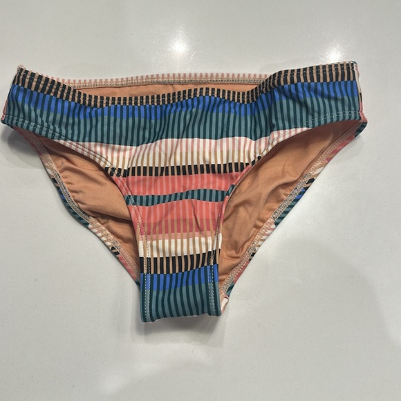 Striped Bikini Set with Knotted Straps - Picture 6 of 7